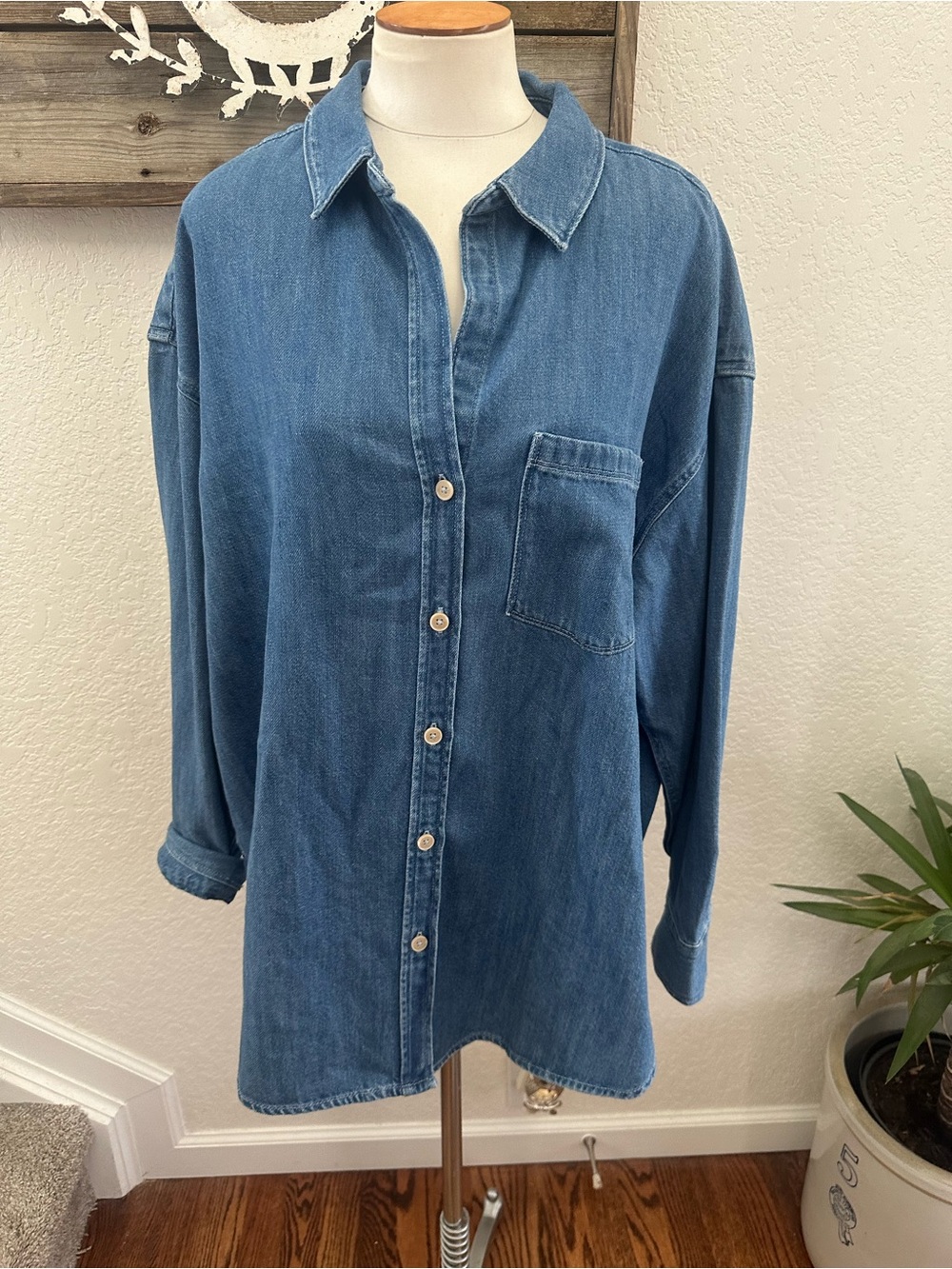 Aerie offline Classic Denim Oversized Button-Up Shirt - Blue size Large